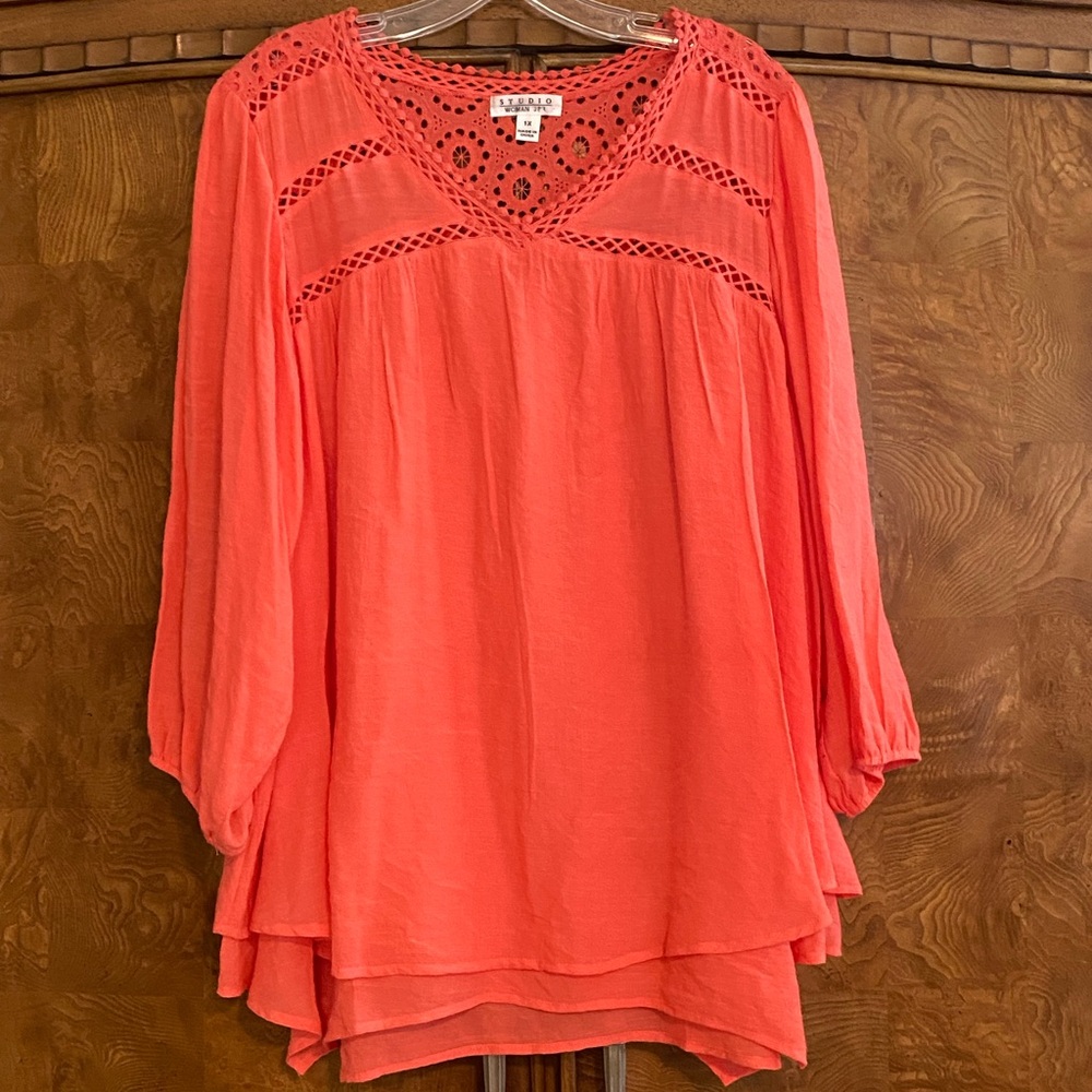 STUDIO Woman Beautiful Flowy Coral Top NWOT Size 1X ($59)